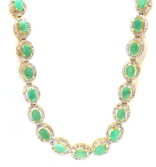 Enchanting Brand new European 15.00CTW  Oval Faceted Natural Emerald & Diamond Necklace in 14K Yello