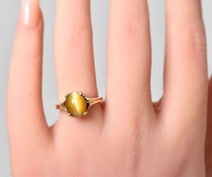 Wonderful 10K Yellow Gold Tiger's Eye Gemstone Ring