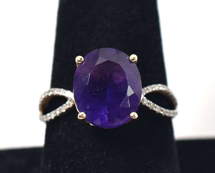 Amazing 10K Yellow Gold Amethyst Gemstone Ring with Diamond Accents