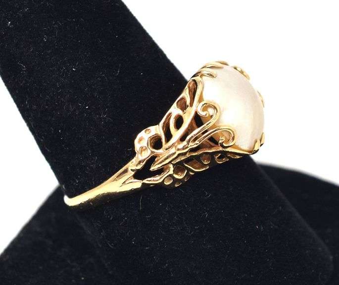 Simply Beautiful 14K Yellow Gold Pearl Ring