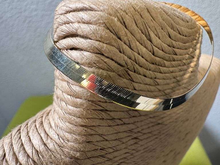 10K Yellow Gold 4mm Herringbone 7" Bracelet