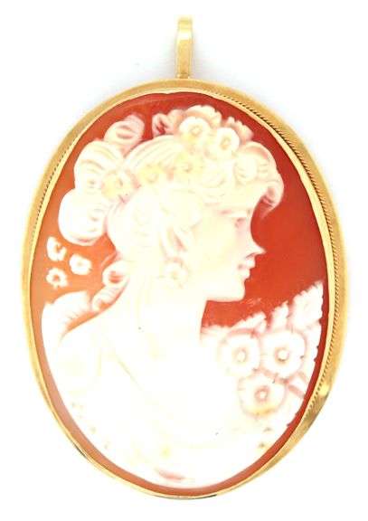 18kt Yellow gold Cameo brooch pendant