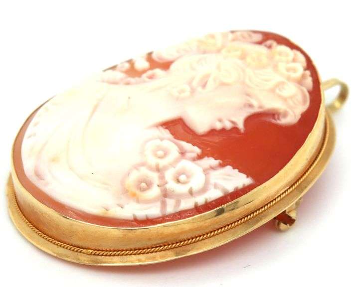 18kt Yellow gold Cameo brooch pendant