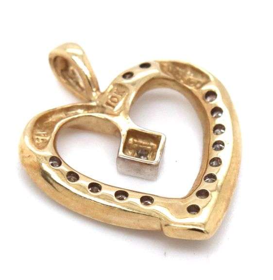 10kt Yellow gold heart shaped diamond pendant