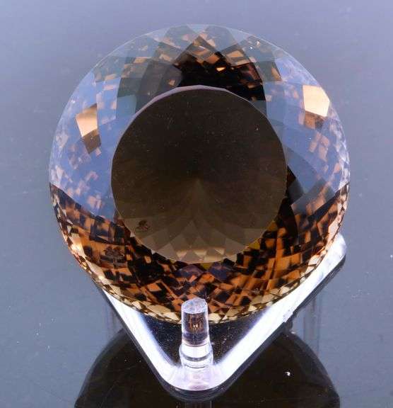 It's a big boy! 206.97 top color Smoky Quartz!