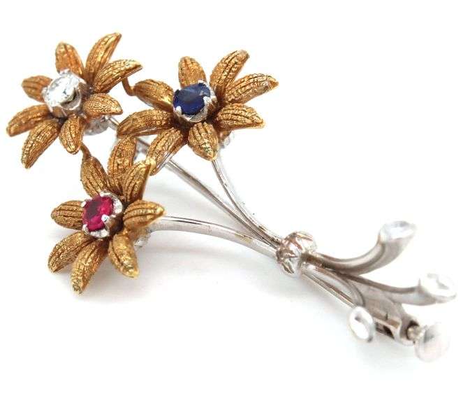 Sweet 18K W&Y Gold Floral Brooch with Stones