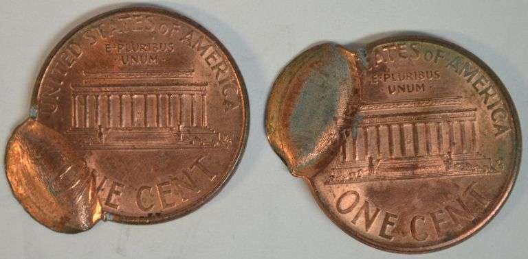 2 Dramatic Nearly identical Double Struck Off-Center Lincoln Cent Errors . Gem BU