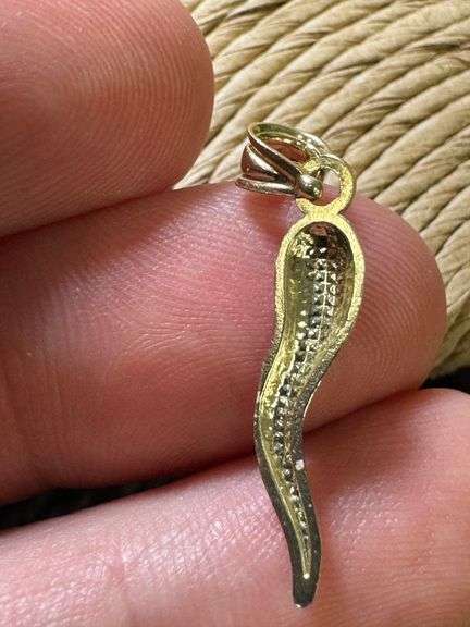 10k Yellow Gold Italian Horn Pendant