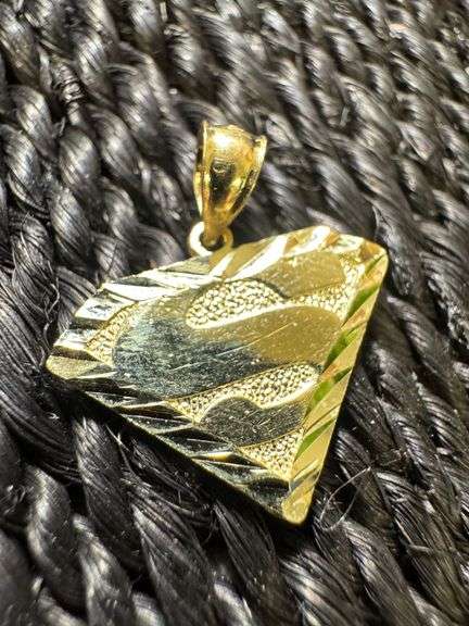 10K Yellow Gold Superman Emblem Pendant