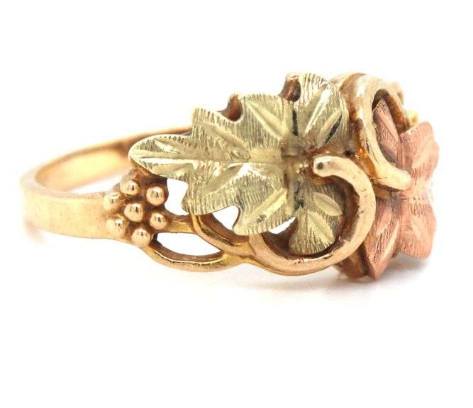 Black Hills Gold Style 10K Tri-Color Gold Floral Ring