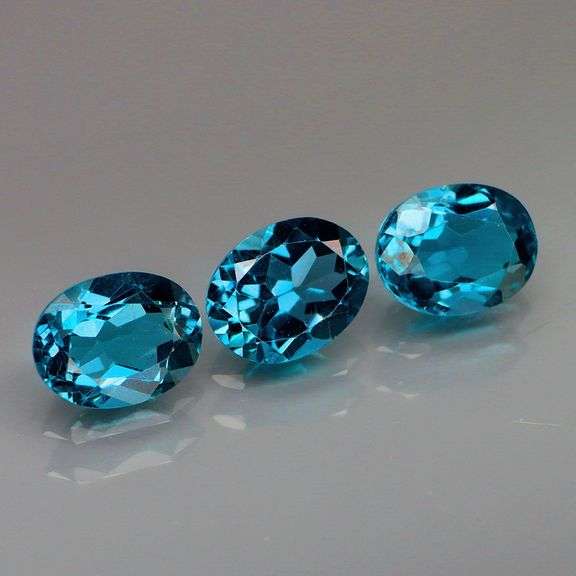 Highly sought after 7.18ct London blue Topaz set with vivid color!