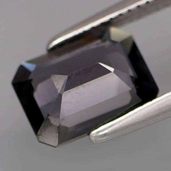 Very elegant 1.50ct VS grade 8x6mm Burmese Spinel