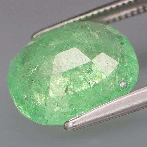 Huge! 6.50ct color change Tsavorite Garnet!