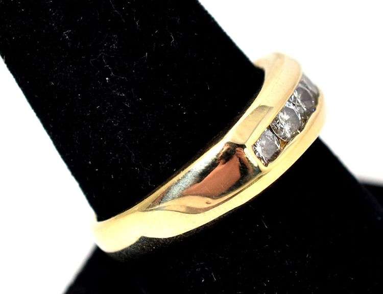 Charming 14K Yellow Gold Diamond Ring