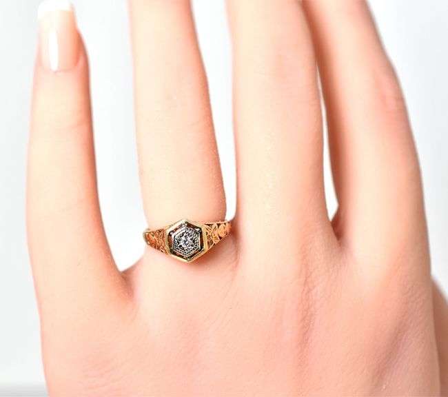 Vintage 10k Yellow Gold Diamond Ring