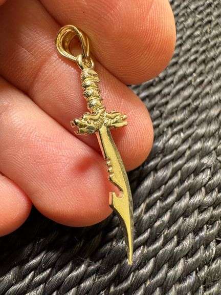 10k Yellow Gold Dagger Sword Knife Pendant