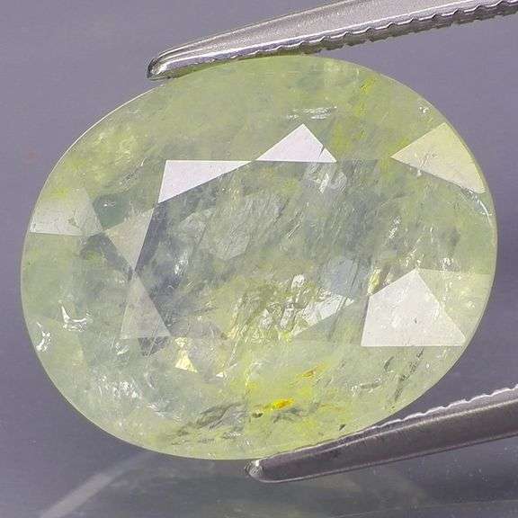 Huge! 6.03ct UNTREATED pale green Sapphire from Tanzania!