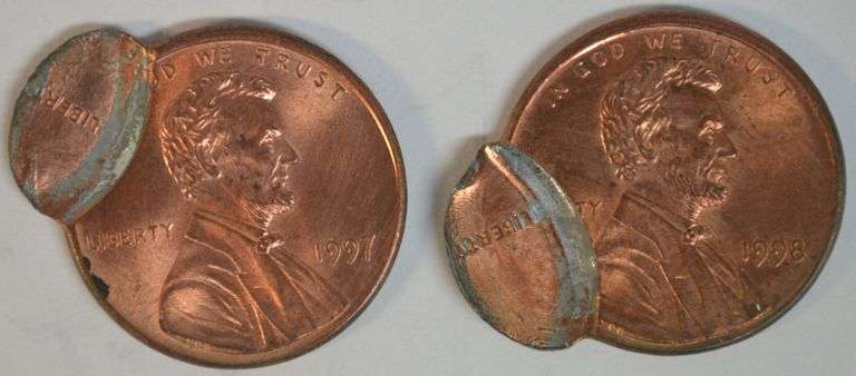 2 Dramatic Nearly identical Double Struck Off-Center Lincoln Cent Errors . Gem BU