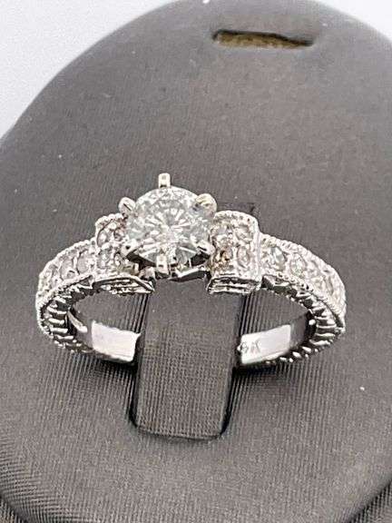 CERTIFIED 14KT WHITE GOLD AND DIAMOND ENGAGEMENT RING