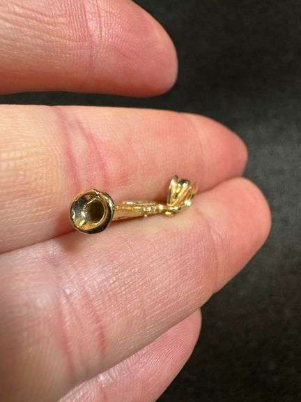 10K Yellow Gold Trumpet Horn Pendant