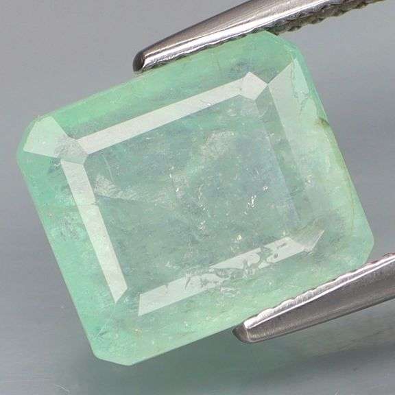 Bright mint green! Oiled only! 4.92ct Zambian Emerald!