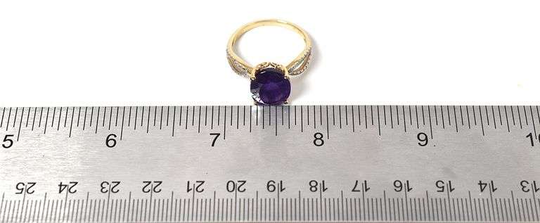 Amazing 10K Yellow Gold Amethyst Gemstone Ring with Diamond Accents
