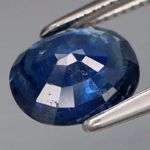 Beautiful blue Sapphire from Madagascar weighing 1.89 carats!
