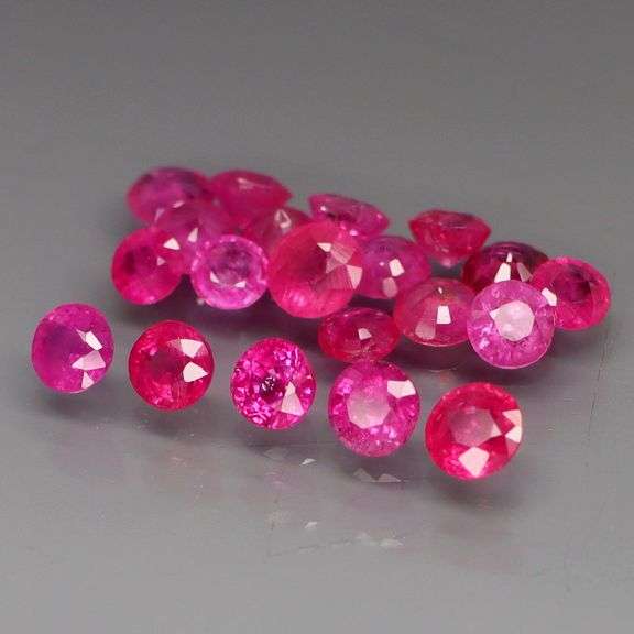 Vivid! 3.21ct set of reddish pink Burmese Rubies! Heated only!