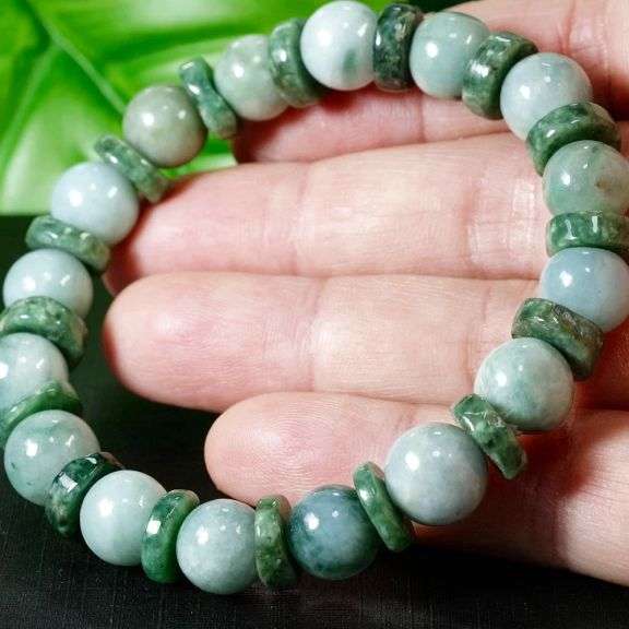 Stunning! 186 carats of natural Burmese Jade! Ready to wear!
