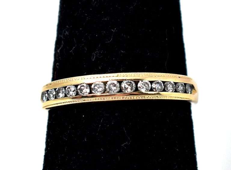 Sparkling 14K Yellow Gold Diamond Band Ring