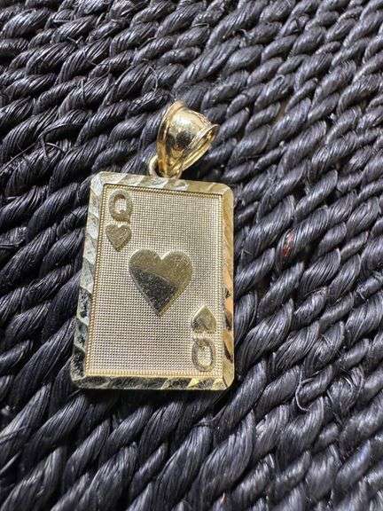 10k Yellow Gold Queen of Hearts Pendant