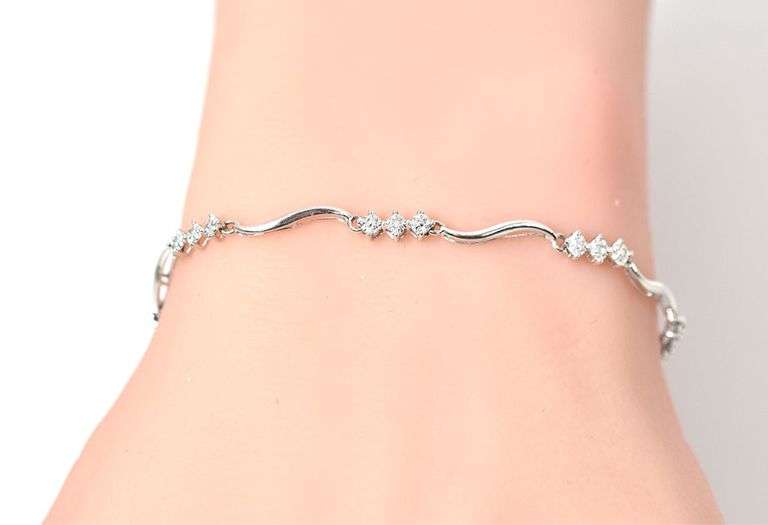 Beautiful 10K White Gold Diamond Bracelet