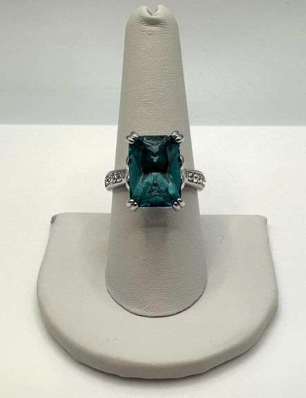 Beautiful 14 Kt White Gold Plate 6.5 Ct Simulated London Blue Topaz Ring