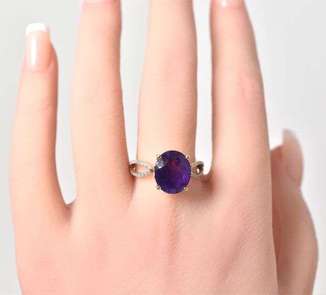 Amazing 10K Yellow Gold Amethyst Gemstone Ring with Diamond Accents
