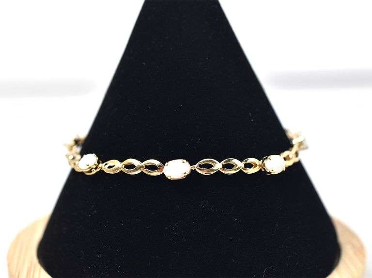 Pretty 14K Yellow Gold Opal Gemstone Bracelet