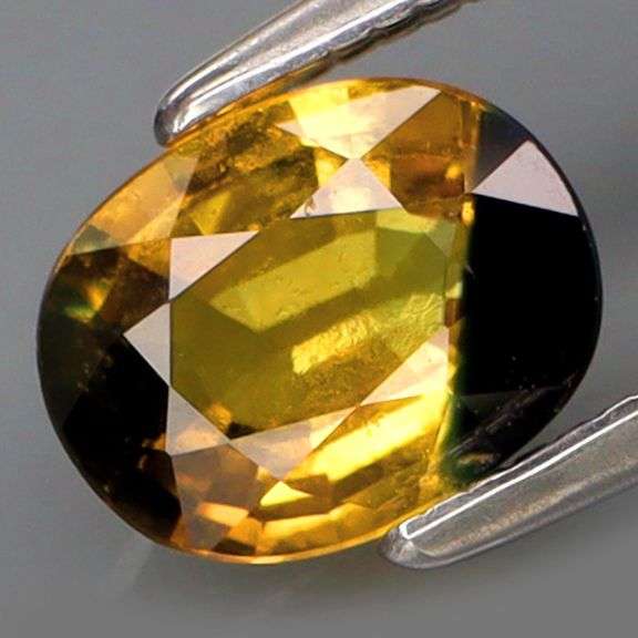 Eye catching 1.22ct black and yellow bumble bee Sapphire!