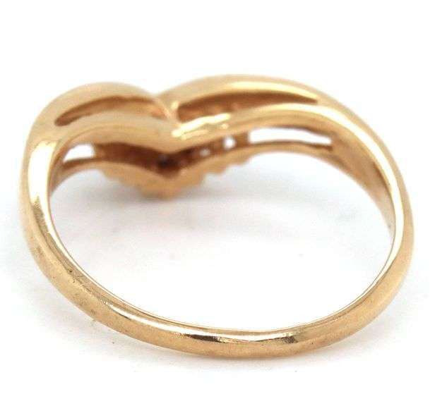 Useful 14K YG Diamond V Ring