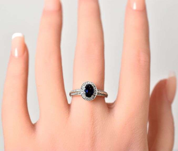 Gorgeous 18K White Gold Blue Sapphire Gemstone Ring with Diamond Accents