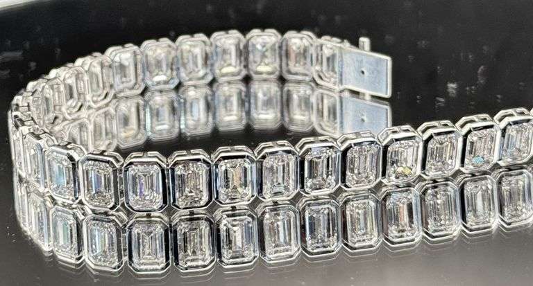 31.87CTW EMERALD-CUT LAB DIAMOND BEZEL TENNIS BRACELET 14K WHITE GOLD