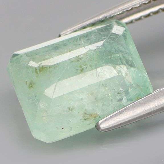 Bright mint green! Oiled only! 5.36ct Zambian Emerald!