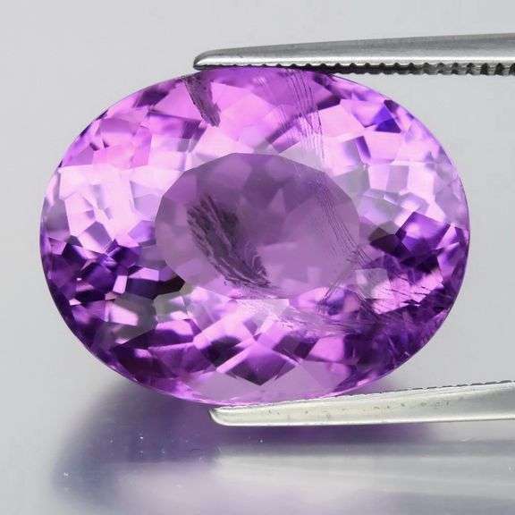 Look at the gorgeous feather in this 13.98ct Amethyst!!!