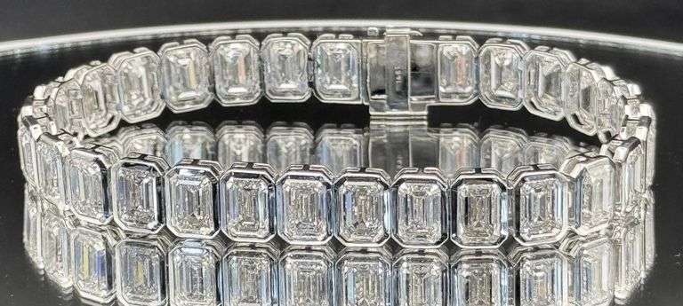 31.87CTW EMERALD-CUT LAB DIAMOND BEZEL TENNIS BRACELET 14K WHITE GOLD