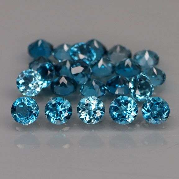 Pristine set of full fire London Blue Topaz weighing 4.67cts