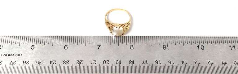 Simply Beautiful 14K Yellow Gold Pearl Ring