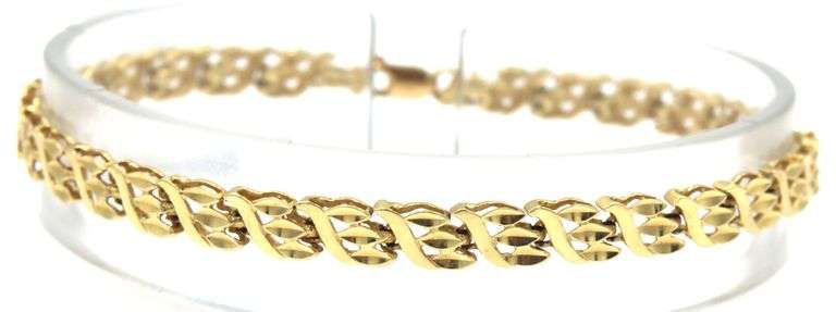 Tasteful 14K YG Diamond Cut Link Bracelet