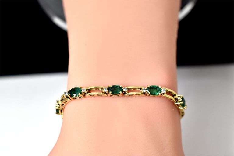 Amazing 14K Yellow Gold Emerald Gemstone Bracelet with Diamond Accents