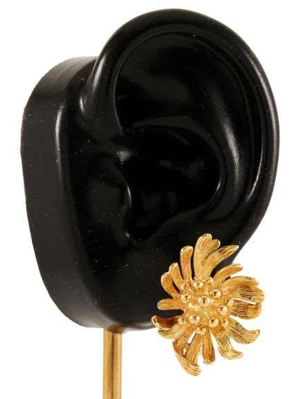 Vintage Cellino Floral Clip On Earrings in 18K