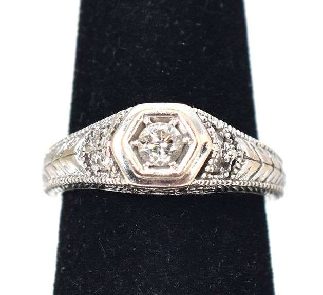 Sparkling 14K White Gold Diamond Ring
