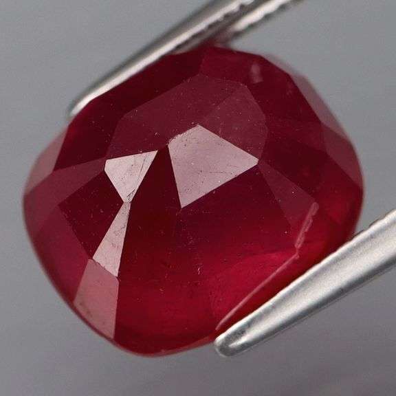 Lavish 7.44ct top blood red Ruby from Mozambique!