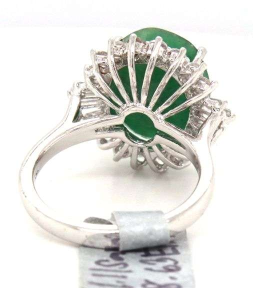 Sparkling 8.63CTS Oval Faceted Emerald & 1.11CTW White Sapphire Ring in Sterling Silver
